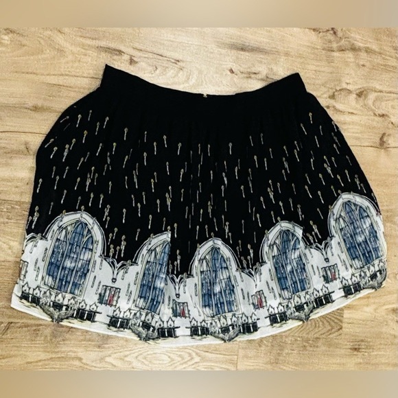 Hot Topic Harry Potter Hogwarts Great Hall Chiffon SkirtSize 18 | Junior - Picture 4 of 7
